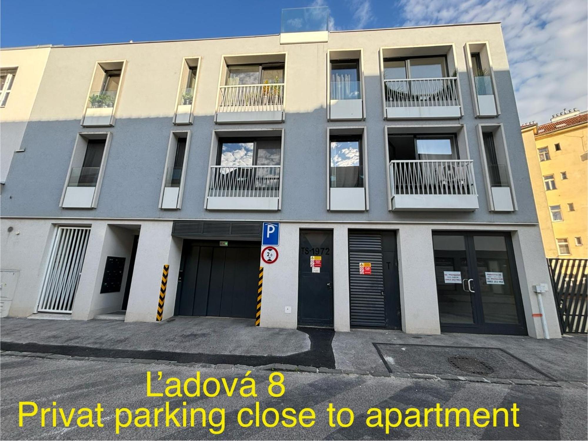New Apartment 6 - Self Check In, Free Parking Bratislava Bagian luar foto
